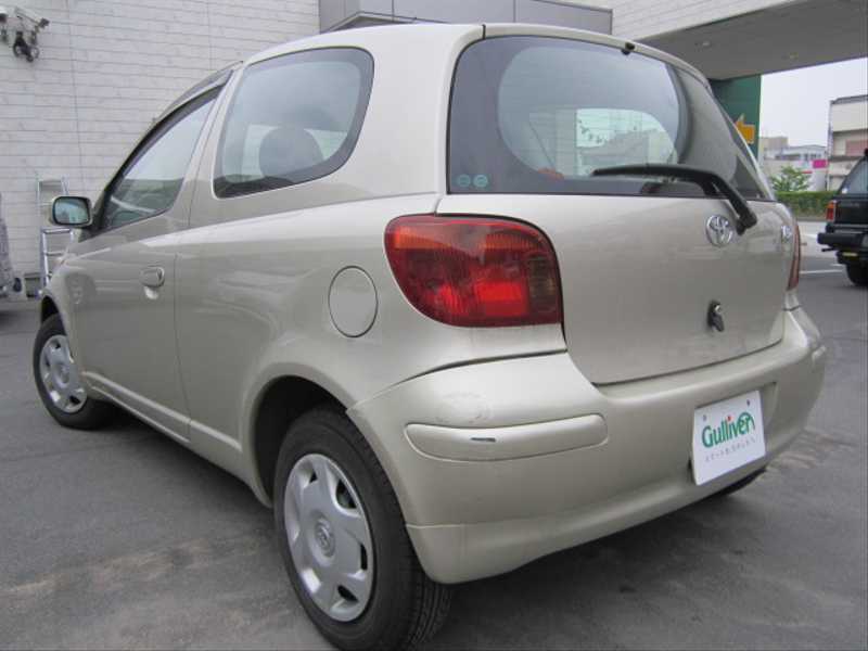 カタログ画像：ヴィッツ（VITZ） Ｆ 2002年8月 UA-NCP15 1300cc 燃費16.6km / l  バック