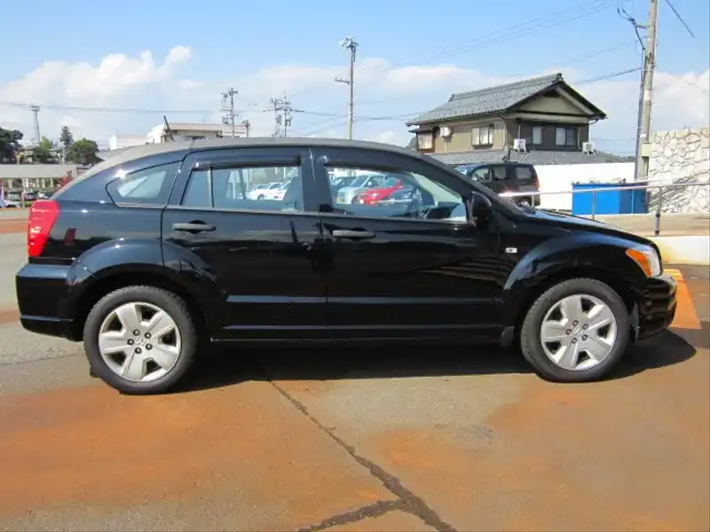 カタログ画像：ダッジ・キャリバー（DODGE CALIBER） ＳＥ 2007年6月 ABA-PM20 2000cc ブラッククリアコート 燃費11.4km / l  外装