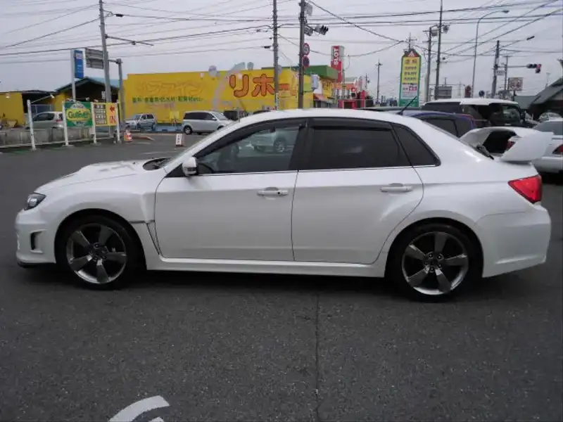 カタログ画像：インプレッサ（IMPREZA） ＷＲＸ ＳＴＩ 2010年7月 CBA-GVB 2000cc サテンホワイト・パール 燃費10.4km / l  外装