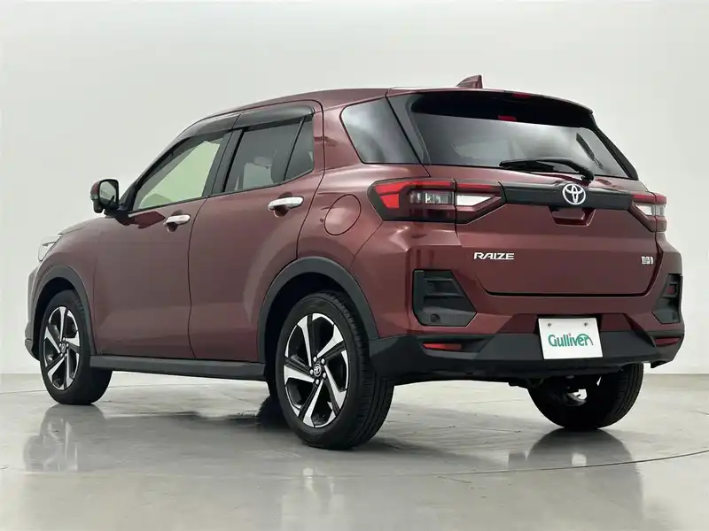 カタログ画像：ライズ（RAIZE） Ｚ 2024年11月 3BA-A210A 1000cc ファイアークォーツレッドメタリック 燃費17.4km / l バック
