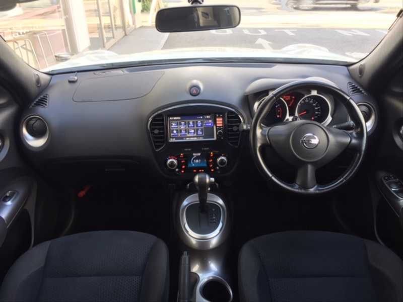 カタログ画像：ジューク（JUKE） １６ＧＴ ＦＯＵＲ パーソナライゼーション 2019年10月 CBA-NF15 1600cc ブリリアントホワイトパール（３Ｐ） 燃費13.4km / l 内装