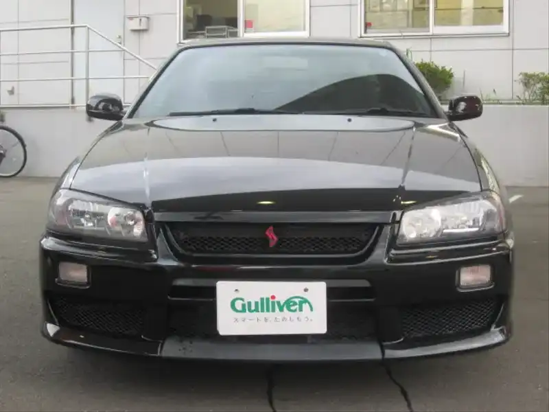 カタログ画像：スカイライン（SKYLINE） ２５ＧＴ－Ｖ 2000年1月 GF-ER34 2500cc ブラックパール 燃費11.0km / l  フロント