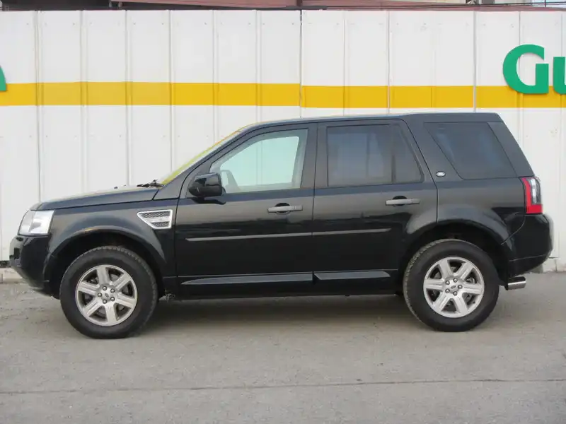 カタログ画像：フリーランダー２（FREELANDER 2） ３．２ ｉ６ 2011年6月 CBA-LF32 3200cc スマトラ・ブラック（メタリック） 燃費8.0km / l 外装