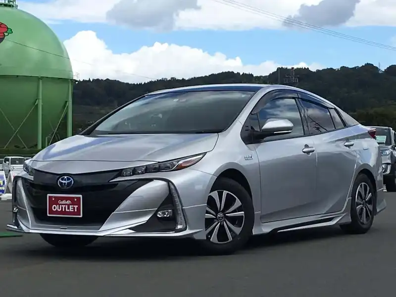 カタログ画像：プリウスＰＨＶ（PRIUS PHV） Ｓナビパッケージ 2019年5月 DLA-ZVW52 1800cc シルバーメタリック 燃費37.2km / l フロント