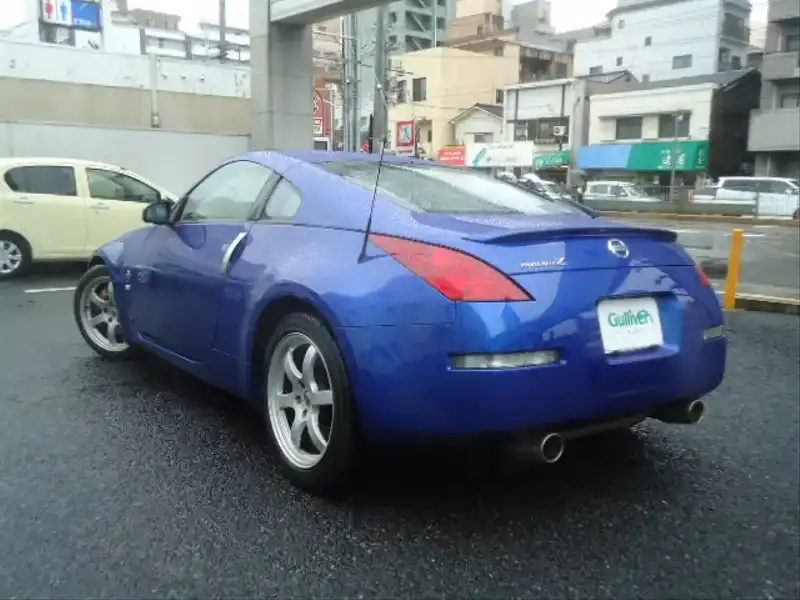 カタログ画像：フェアレディＺ（FAIRLADY Z） バージョンＳ 2004年9月 CBA-Z33 3500cc モンテレーブルー（ＣＰＭ） 燃費9.7km / l  バック