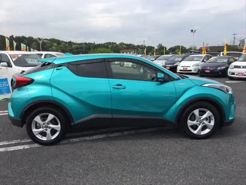 カタログ画像：Ｃ－ＨＲ（C-HR） Ｓ 2018年5月 DAA-ZYX10 1800cc メタルストリームメタリック 燃費30.2km / l 外装