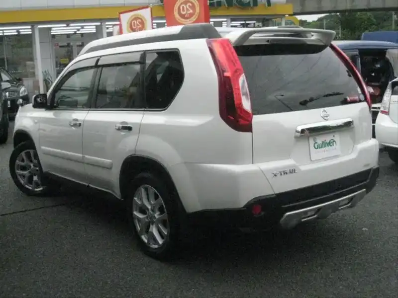 カタログ画像：エクストレイル（X-TRAIL） ２０Ｘｔｔ エクストリーマーＸ 2012年7月 DBA-NT31 2000cc ブリリアントホワイトパール（３Ｐ） バック