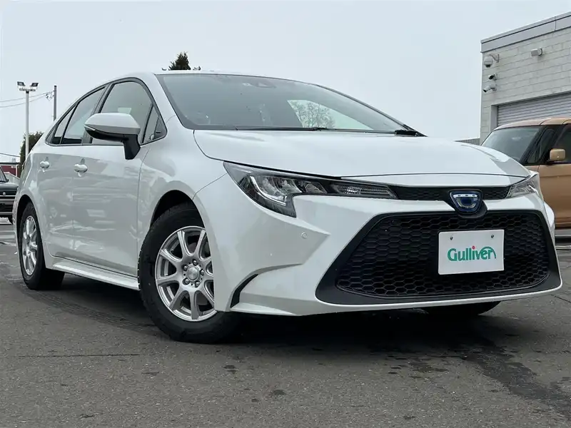 カタログ画像：カローラ（COROLLA） ハイブリッド Ｇ－Ｘ プラス 2020年10月 6AA-ZWE214 1800cc ホワイトパールクリスタルシャイン 燃費26.8km / l メイン