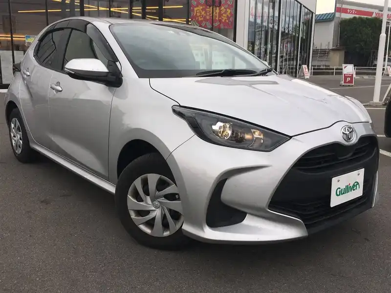 カタログ画像：ヤリス（YARIS） Ｘ 2020年4月 5BA-MXPA15 1500cc シルバーメタリック 燃費19.2km / l メイン