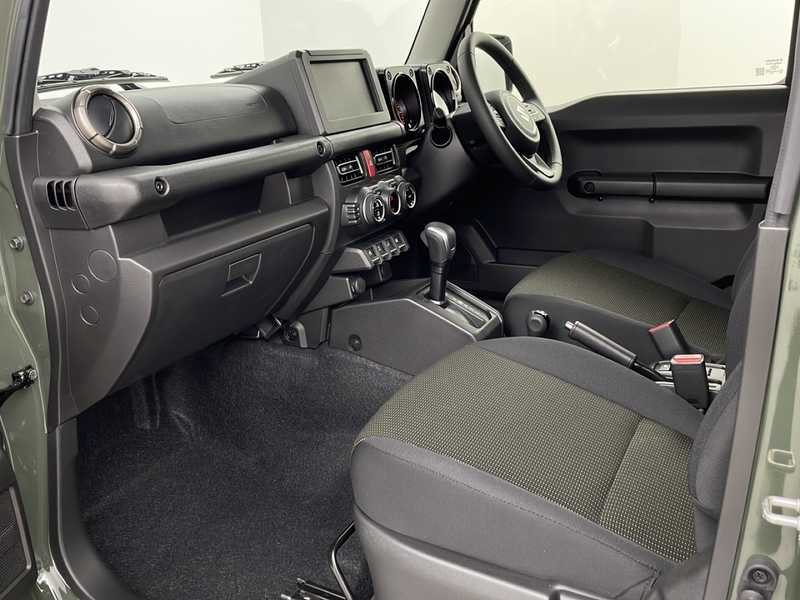 カタログ画像：ジムニー（JIMNY） ＸＧ 2025年11月 3BA-JB64W 660cc 燃費14.3km / l メイン