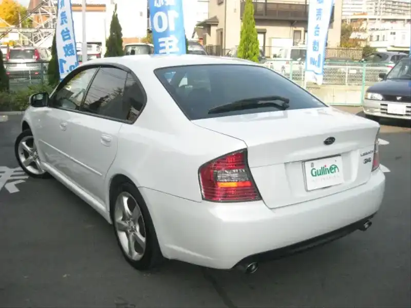 カタログ画像：レガシィＢ４（LEGACY B4） ２．０Ｒ 2004年5月 TA-BL5 2000cc アークティックホワイト・パール 燃費13.0km / l  バック