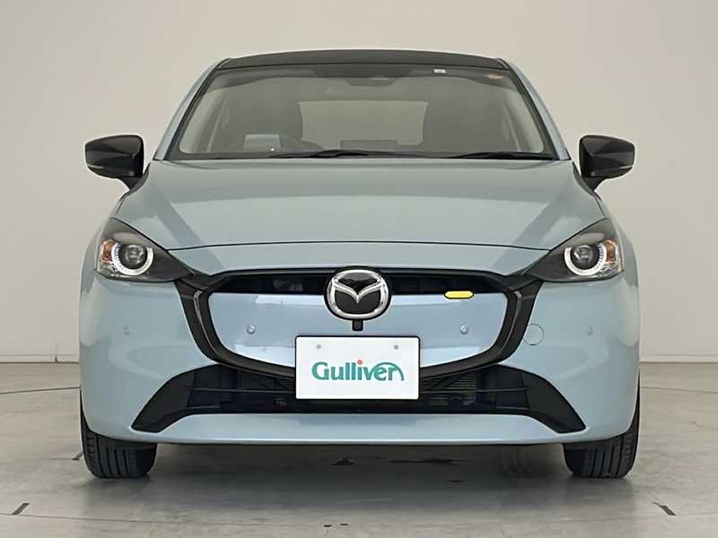 カタログ画像：ＭＡＺＤＡ２（MAZDA2） １５ ＢＤ 2023年3月 5BA-DJLFS 1500cc エアストリームブルーメタリック 燃費20.3km / l フロント