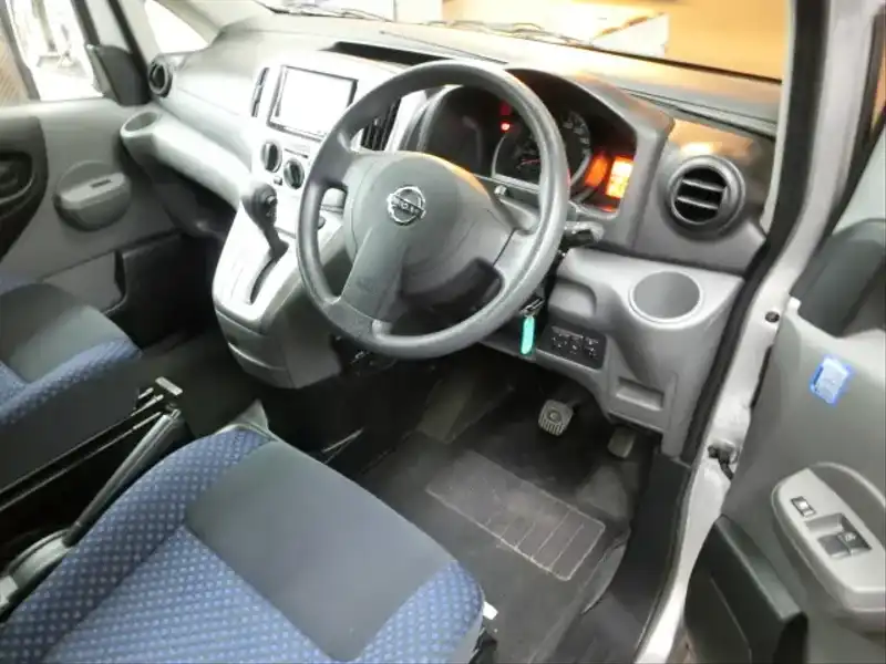 カタログ画像：ＮＶ２００バネットワゴン（NV200VANETTE WAGON） １６Ｘ－３Ｒ 2012年6月 DBA-M20 1600cc ブリリアントシルバー（Ｍ） 燃費12.8km / l 内装