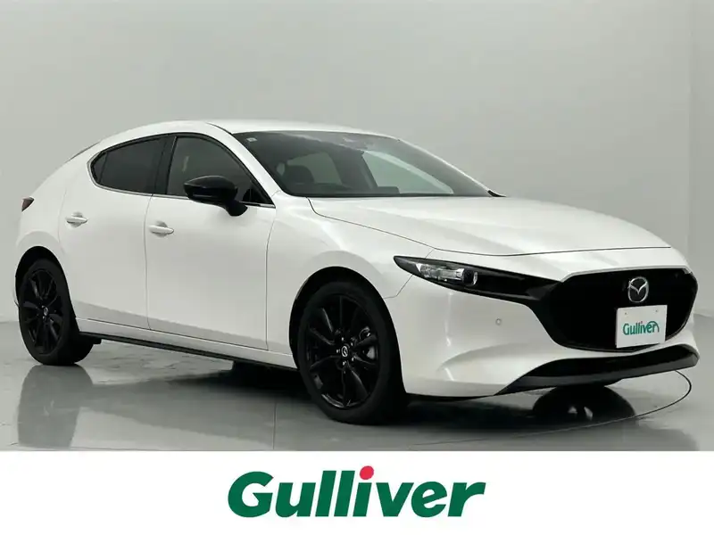 ＭＡＺＤＡ３ファストバック（マツダ）のホワイト系（白）の中古車を検索｜【中古車のガリバー】