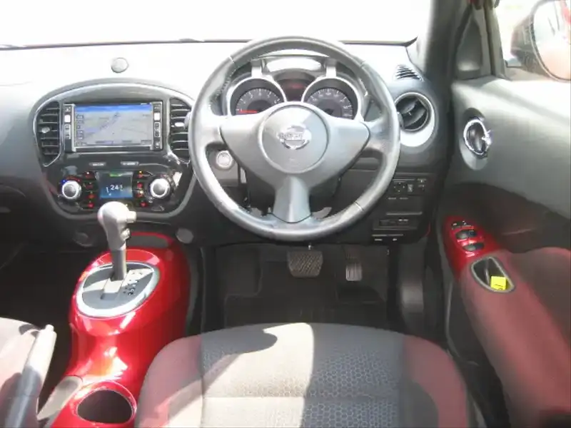 カタログ画像：ジューク（JUKE） １５ＲＸ アーバンセレクション 2011年5月 DBA-YF15 1500cc ラディアントレッド（ＰＭ） 燃費17.2km / l 内装