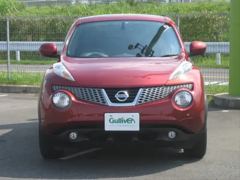 カタログ画像：ジューク（JUKE） １５ＲＸ アーバンセレクション 2011年5月 DBA-YF15 1500cc ラディアントレッド（ＰＭ） 燃費17.2km / l フロント