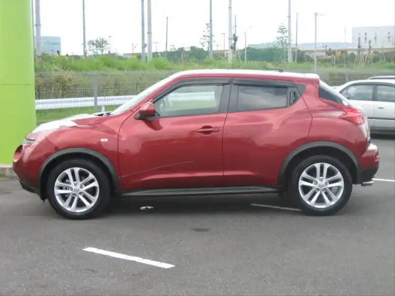 カタログ画像：ジューク（JUKE） １５ＲＸ アーバンセレクション 2011年5月 DBA-YF15 1500cc ラディアントレッド（ＰＭ） 燃費17.2km / l 外装