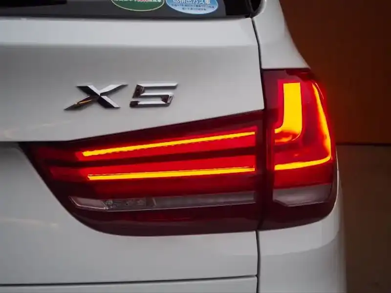 カタログ画像：Ｘ５（X5） ｘＤｒｉｖｅ ３５ｄ ダイナミック・ダンピング・コントロール装着車 2013年11月 LDA-KS30 3000cc 燃費13.8km / l 外装