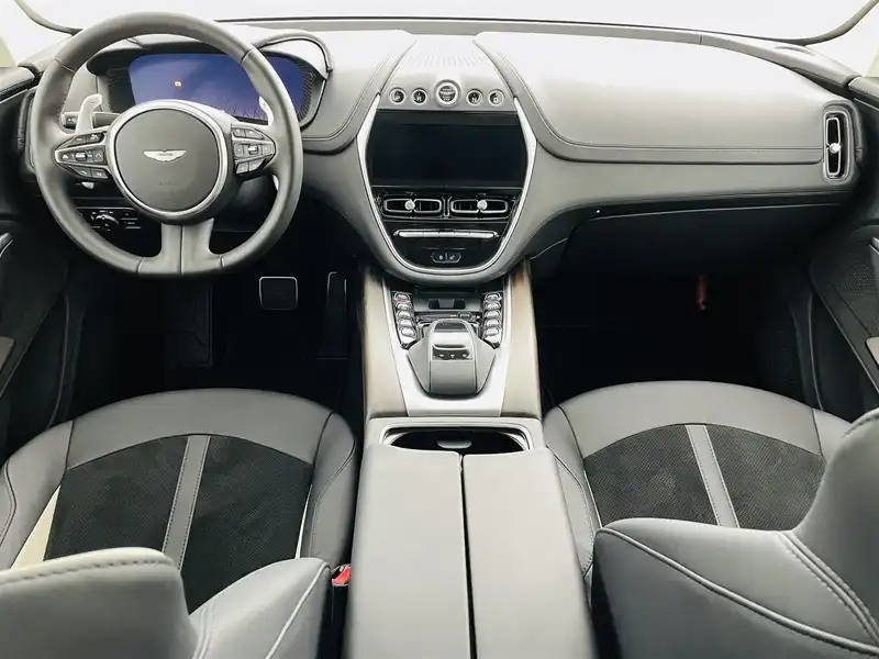 10158565 | カタログ画像：ＤＢＸ（DBX） ７０７ 2022年2月 7BA-AM801 4000cc フロント