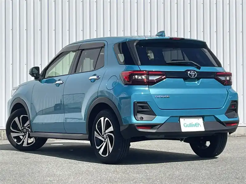 カタログ画像：ライズ（RAIZE） Ｚ 2024年11月 3BA-A210A 1000cc ブラックマイカメタリック×ターコイズブルーマイカメタリックorレーザーブルークリスタルシャイン 燃費17.4km / l バック