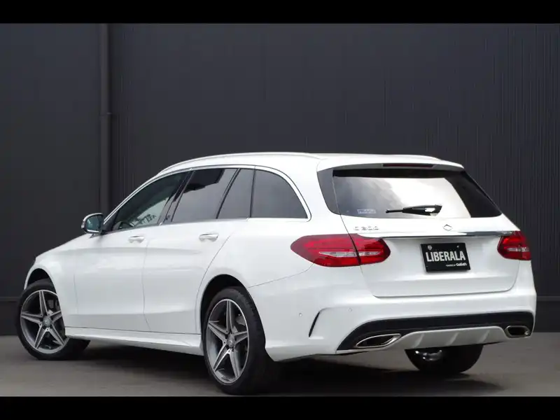 カタログ画像：Ｃクラスステーションワゴン（C-CLASS STATIONWAGON） Ｃ２００ ステーションワゴン スポーツ本革仕様 2015年9月 RBA-205242 2000cc ダイヤモンドホワイト（Ｍ） 燃費16.5km / l バック