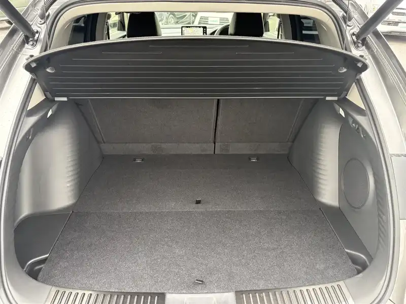 カタログ画像：ＺＲ－Ｖ（ZR-V） ｅ：ＨＥＶ Ｚ 2024年7月 6AA-RZ6 2000cc スーパープラチナグレー・メタリック 燃費21.5km / l 内装
