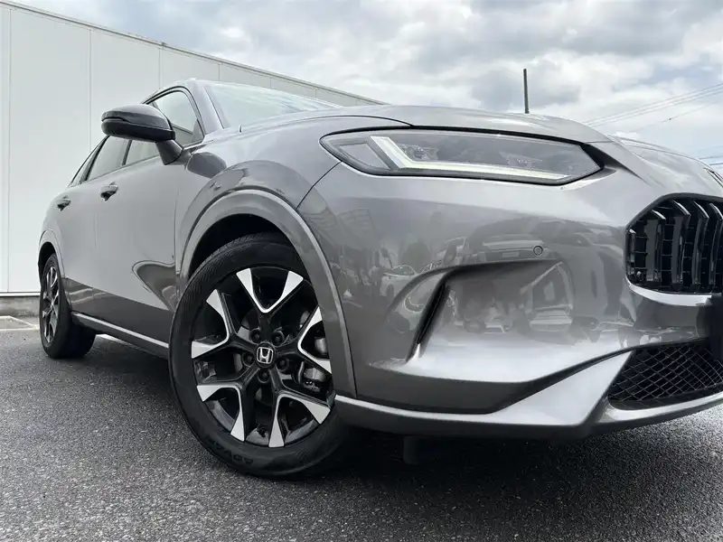 カタログ画像：ＺＲ－Ｖ（ZR-V） ｅ：ＨＥＶ Ｚ 2024年7月 6AA-RZ6 2000cc スーパープラチナグレー・メタリック 燃費21.5km / l 外装