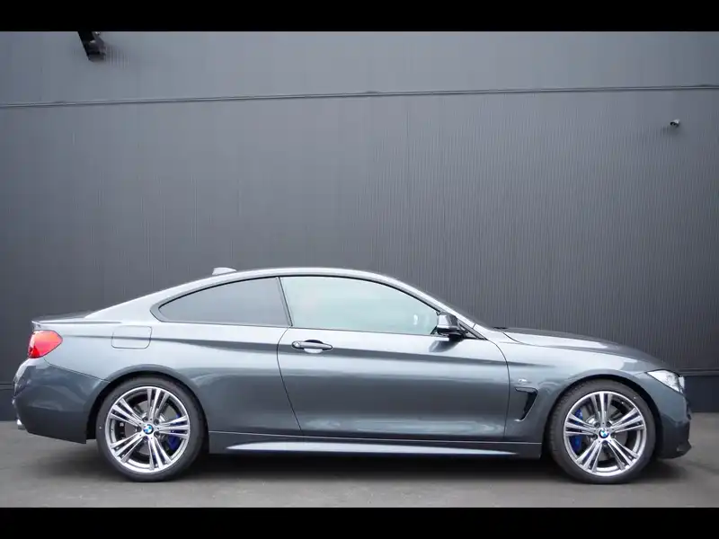 カタログ画像：４シリーズ（4 SERIES） ４３５ｉクーペ Ｍスポーツ 2014年11月 DBA-3R30 3000cc ミネラル・グレー（メタリック・カラー） 燃費12.7km / l 外装