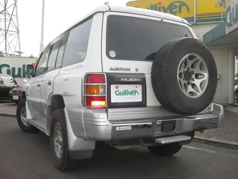 カタログ画像：パジェロ（PAJERO） キックアップルーフ ＧＥバン 1997年5月 KC-V46V 2800cc ソフィアホワイト バック