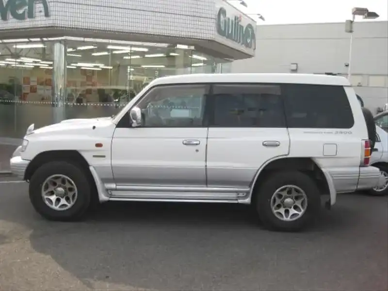 カタログ画像：パジェロ（PAJERO） キックアップルーフ ＧＥバン 1997年5月 KC-V46V 2800cc ソフィアホワイト 外装