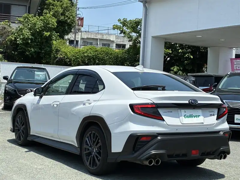 カタログ画像：ＷＲＸ Ｓ４（WRX S4） ＳＴＩスポーツＲ－ブラックリミテッド 2024年12月 5BA-VBH 2400cc セラミックホワイト 燃費10.7km / l バック