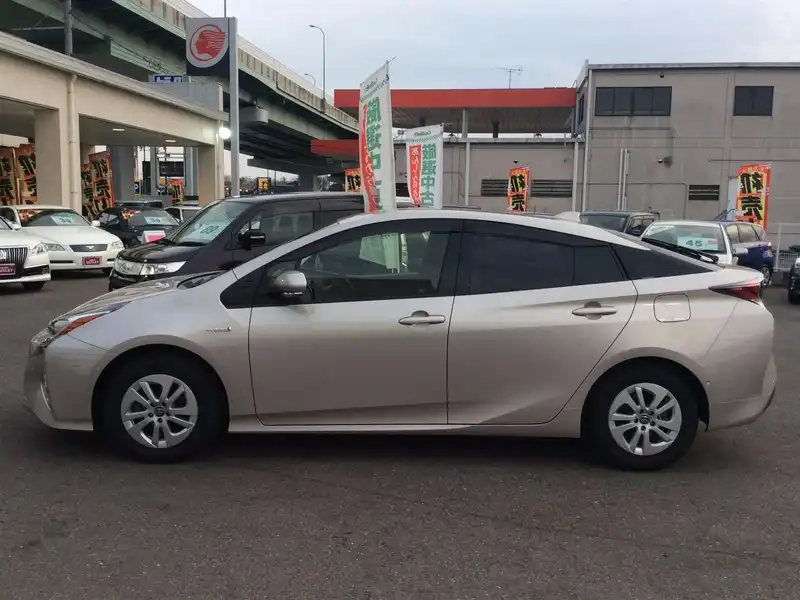 カタログ画像：プリウス（PRIUS） Ｓセーフティプラス 2016年8月 DAA-ZVW50 1800cc シルバーメタリックorスティールブロンドメタリック 燃費37.2km / l 外装