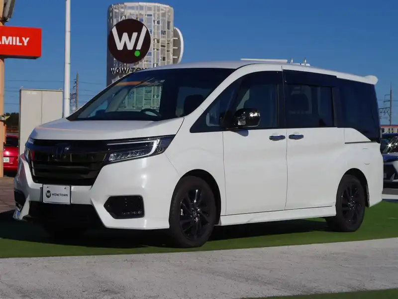 カタログ画像：ステップワゴンスパーダ（STEPWAGON SPADA） スパーダ・クールスピリット ホンダセンシング 2020年1月 6BA-RP3 1500cc プラチナホワイト・パール 燃費13.6km / l フロント