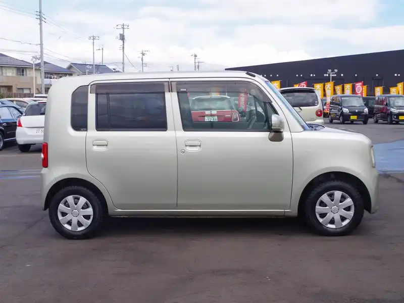 カタログ画像：ムーヴコンテ（MOVE CONTE） Ｌ 2009年12月 DBA-L575S 660cc シャンパンゴールドメタリック 燃費18.4km / l  外装