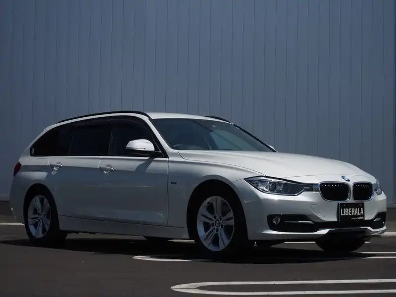 カタログ画像：３シリーズ（3 SERIES） ３２０ｄツーリング スポーツ 2016年5月 LDA-8C20 2000cc アルピン・ホワイトⅢ 燃費21.4km / l メイン