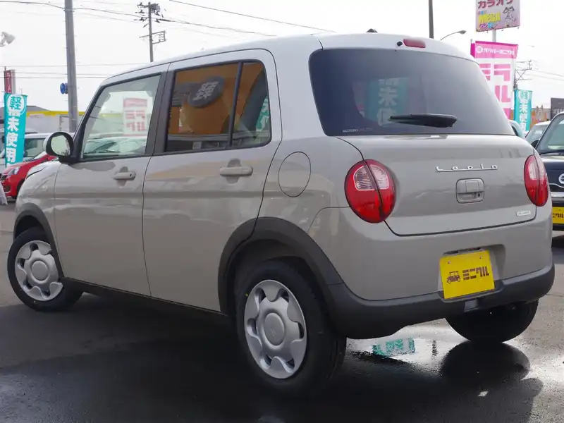 カタログ画像：アルトラパン（ALTO LAPIN） Ｓ オーディオレス仕様車 2015年6月 DBA-HE33S 660cc フォーンベージュメタリック ホワイト2トーンルーフ 燃費33.2km / l バック