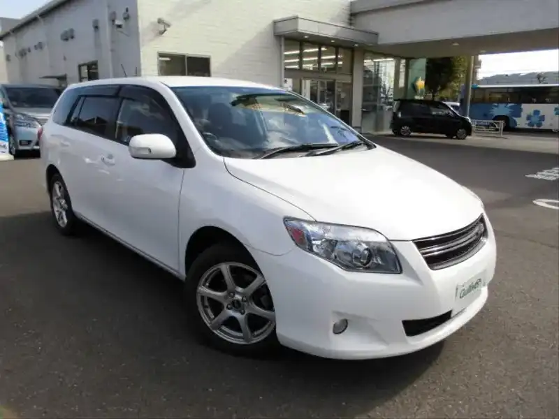 カタログ画像：カローラフィールダー（COROLLA FIELDER） １．８Ｓ 2008年10月 DBA-ZRE142G 1800cc スーパーホワイトⅡ 燃費16.8km / l  メイン（その他）