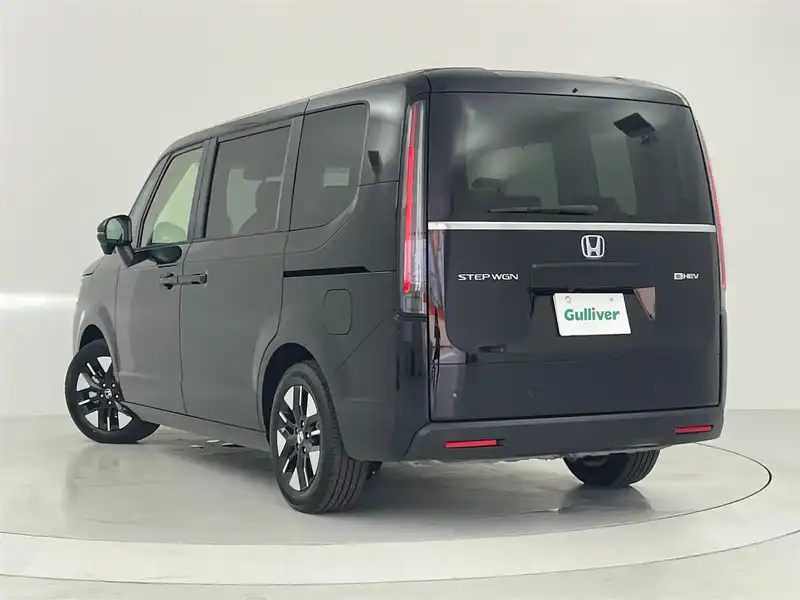 カタログ画像：ステップワゴン（STEPWAGON） スパーダ スロープ ３列目 2025年5月 5BA-RP6 1500cc クリスタルブラック・パール 燃費12.7km / l バック