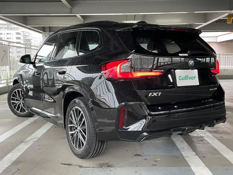 カタログ画像：ｉＸ１（iX1） ｘＤｒｉｖｅ ３０ ｘライン 2023年9月 ZAA-62EF67 ブラック・サファイア（メタリック・カラー） 外装
