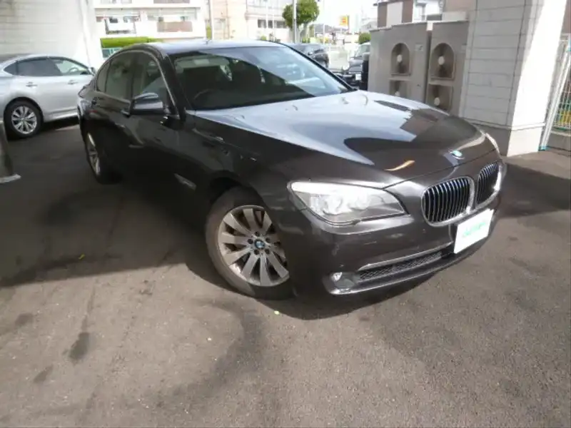 10078760 | カタログ画像：７シリーズ（7 SERIES） ７４０ｉ 2012年9月 DBA-YA30 3000cc スペース・グレーorソフィスト・グレーⅡ・グリリアント・エフェクト メイン（その他）