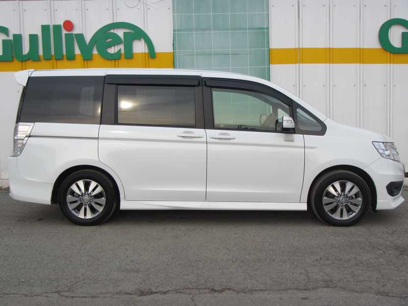 カタログ画像：ステップワゴンスパーダ（STEPWAGON SPADA） インターナビ パワーエディション 2012年11月 DBA-RK5 2000cc ホワイトオーキッド・パール 燃費14.8km / l 外装