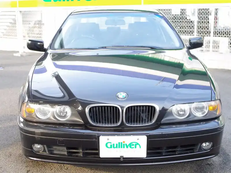 カタログ画像：５シリーズ（5 SERIES） ５２５ｉハイラインパッケージ 2002年6月 GH-DT25 2500cc ブラック・サファイア 燃費8.4km / l  フロント