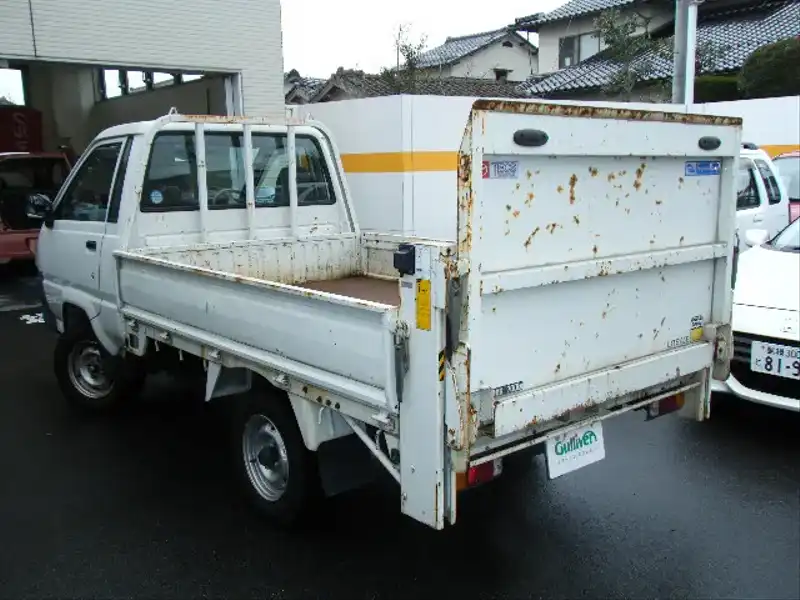 カタログ画像：ライトエーストラック（LITEACE TRUCK） ＤＸ 1999年6月 GC-KM80 1800cc ホワイト 燃費10.4km / l  バック