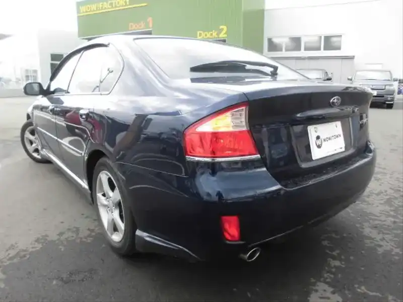 カタログ画像：レガシィＢ４（LEGACY B4） ２．０ｉ アドバンテージライン 2008年5月 CBA-BL5 2000cc オブシディアンブラック・パール 燃費14.0km / l  バック