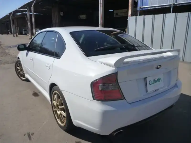 カタログ画像：レガシィＢ４（LEGACY B4） ２．０ＧＴスペックＢ 2003年6月 TA-BL5 2000cc サテンホワイト 燃費12.0km / l  バック