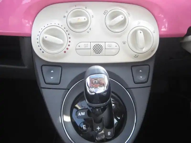 カタログ画像：５００（500） ピンク！ 2009年9月 ABA-31212 1200cc ローザ ローザ 燃費15.6km / l  内装
