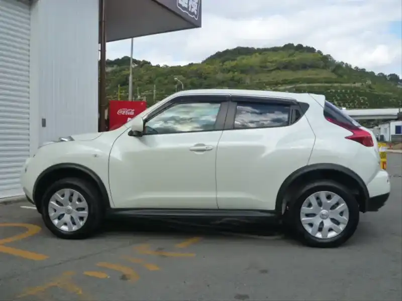 カタログ画像：ジューク（JUKE） １５ＲＸ 2010年6月 DBA-YF15 1500cc ホワイトパール（３Ｐ） 燃費17.2km / l 外装