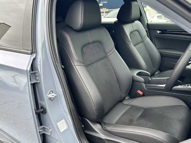 カタログ画像：シビック（CIVIC） タイプＲ レーシングブラックパッケージ 2025年9月 6BA-FL5 2000cc 燃費12.5km / l フロント