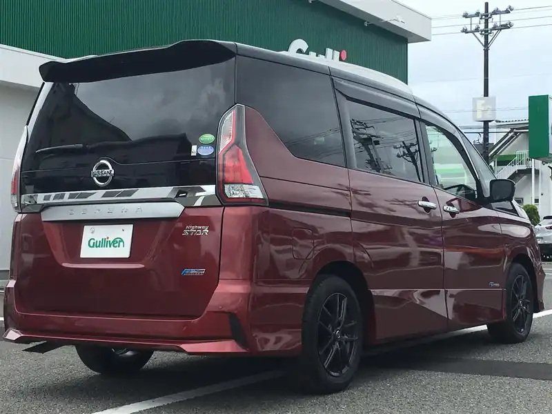 カタログ画像：セレナ（SERENA） ハイウェイスター Ｖセレクション 2018年2月 DAA-GFNC27 2000cc マルーンレッド（ＲＰＭ）orマルーンレッド（ＲＰＭ）／ダイヤモンドブラック（Ｐ）2トーン 燃費15.0km / l バック