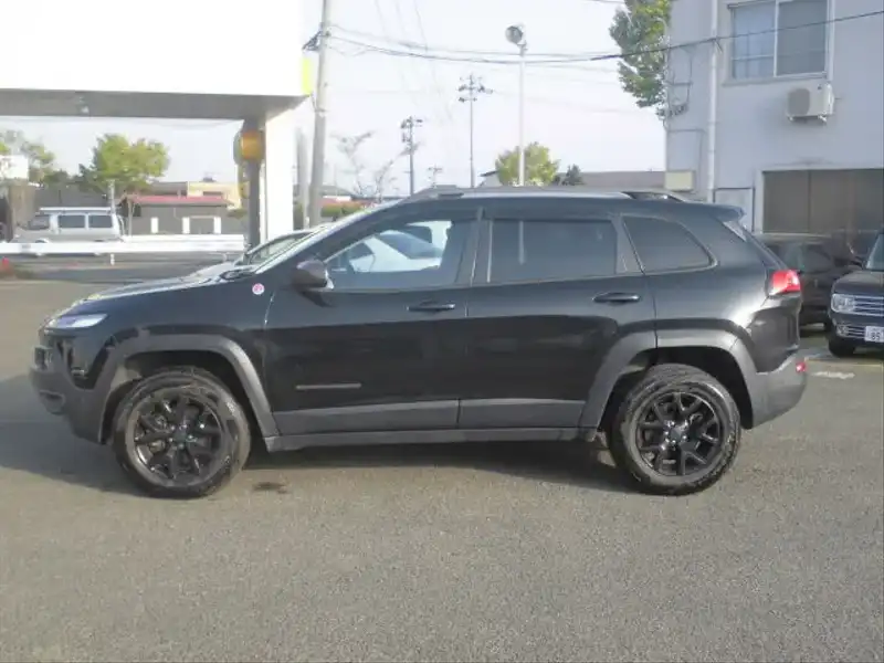 カタログ画像：ジープ・チェロキー（JEEP CHEROKEE） ウォーリアー 2014年8月 ABA-KL32L 3200cc ブリリアントブラッククリスタルパールコート 燃費8.8km / l 外装